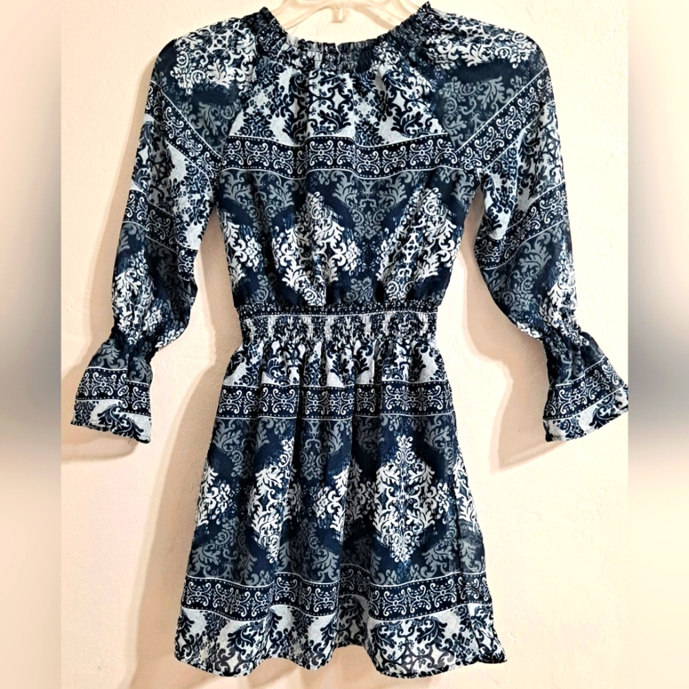 Place Blue and White Ruffled Smocked Dress Adorable EUC Girls 7/8 Medium